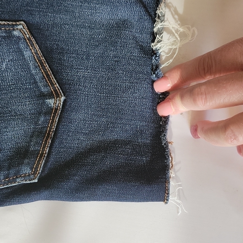 AMERICAN EAGLE High-Rise Shortie Super Stretch Denim Jean Shorts 2. - Picture 7 of 7